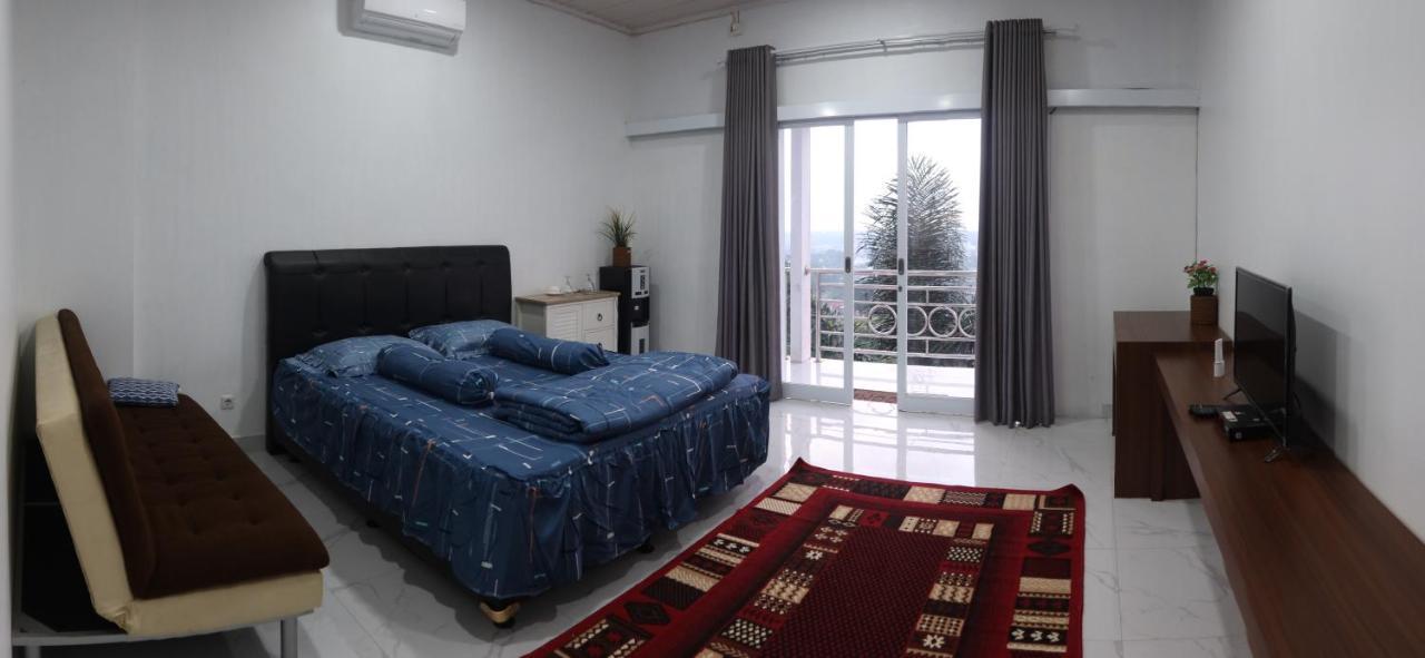 Narwastu Hills Hotel Tomohon Buitenkant foto