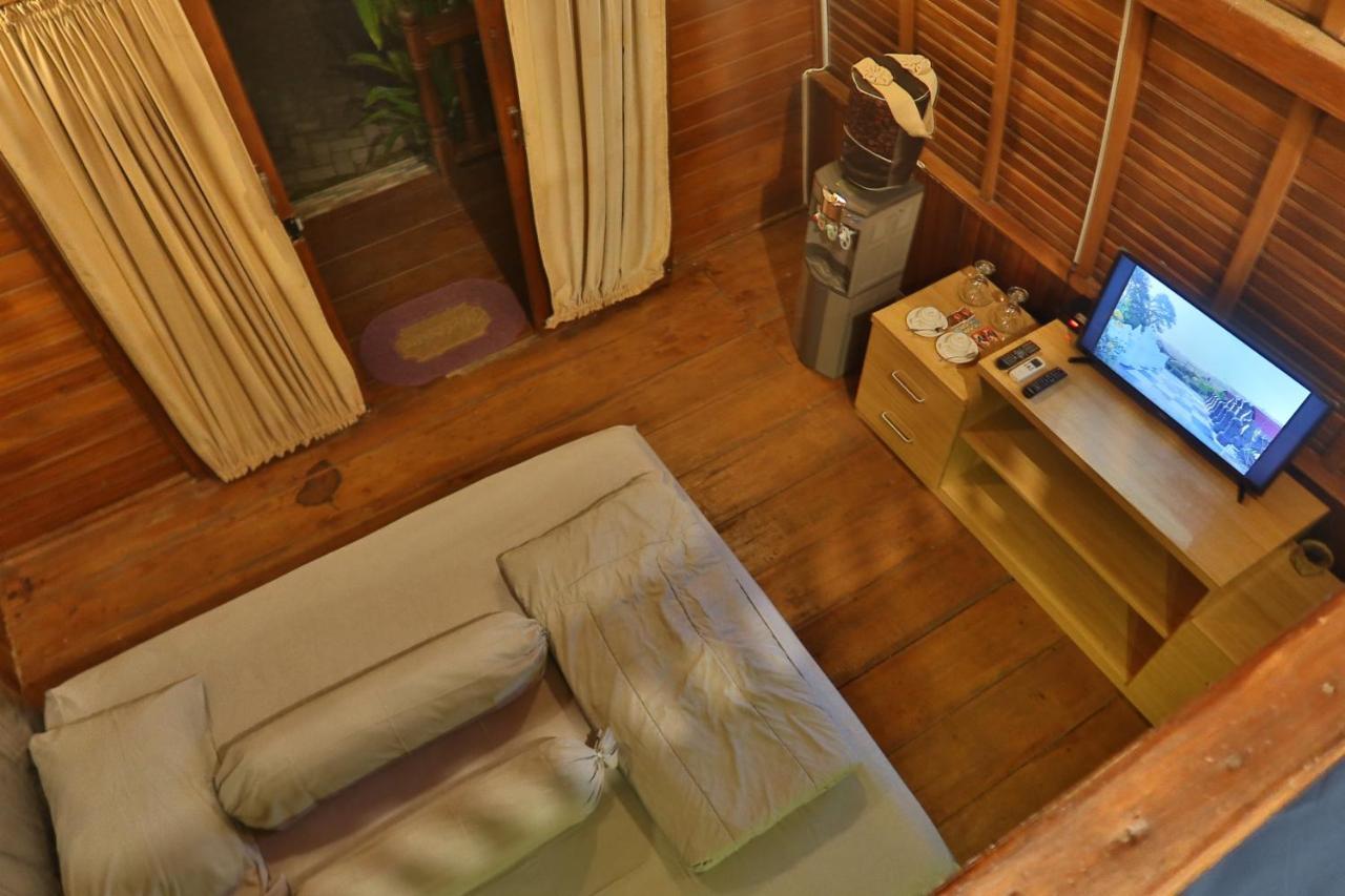 Narwastu Hills Hotel Tomohon Buitenkant foto