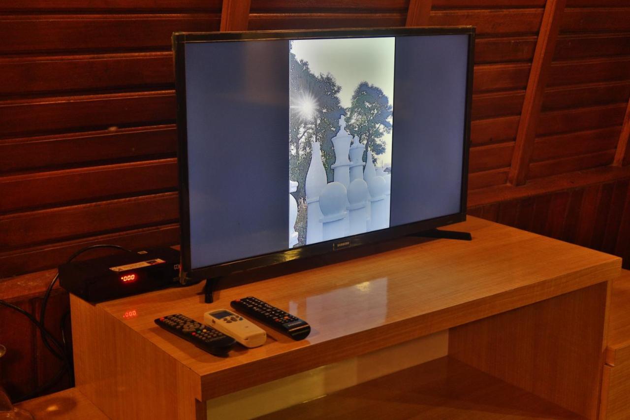 Narwastu Hills Hotel Tomohon Buitenkant foto